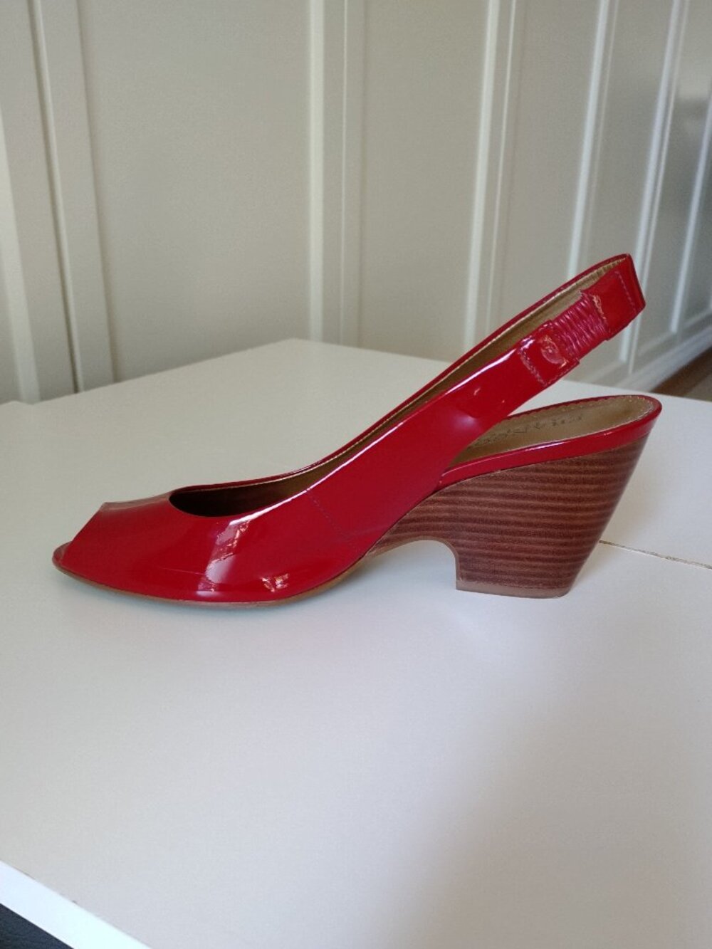 Franco Sarto Red Patent Leather Wedge Slingback Peeptoes, Size 8 - Picture 5 of 10